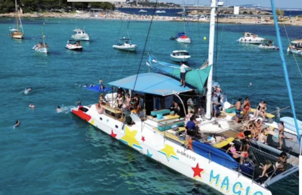 Katamaran Tour Teambuilding in Barcelona